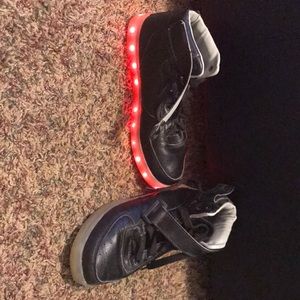 Light up shoes with charger